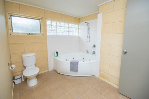 Bayview No 1 - Next To The Beach! - Sydney 4u 2