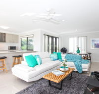 Beach Breeze Holiday House - Accommodation Sydney