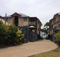 Beach House Apartment 1 - Accommodation Sydney