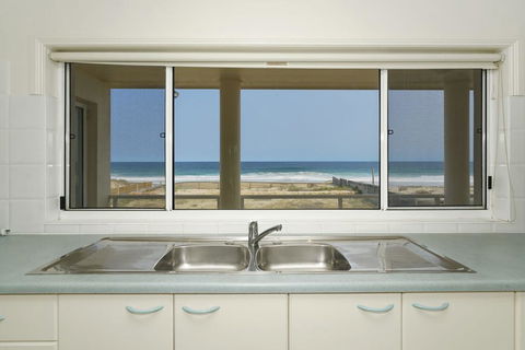 Beach House- 45 Curtis Parade - Sydney 4u 3