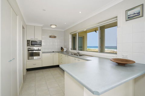 Beach House- 45 Curtis Parade - Sydney 4u 2