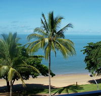 Beachfront Apartments on Trinity Beach - Accommodation Sydney