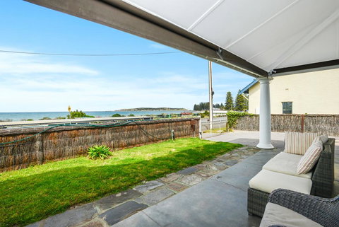 Beachfront Buena Vista - PetFriendly - Accommodation Sydney 0