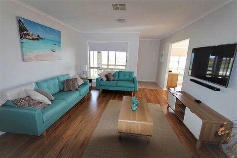 Beachfront Living! - Accommodation Sydney 2