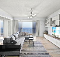 Beachfront Luxury 3 bedroom in the heart of Surfers Paradise - Ocean views plus indoor/outdoor pool - Accommodation Sydney
