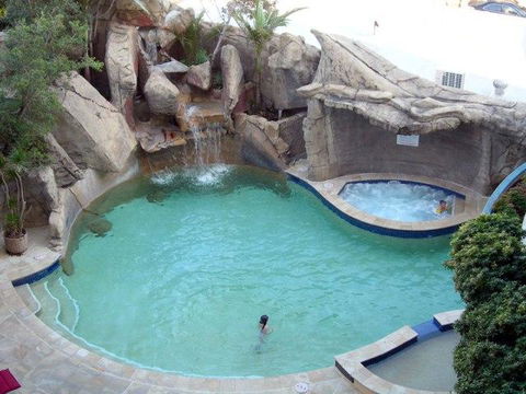 Beachfront Mooloolaba Apartment - Sydney 4u 3