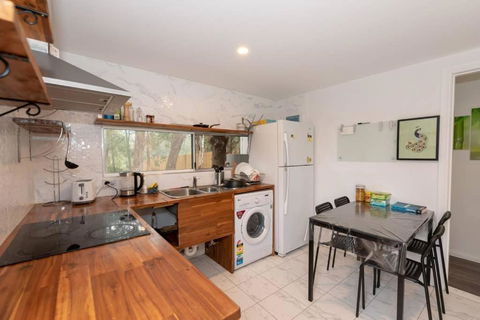Relaxed Private Double Room In Carramar - Close To Station - Shared Bathroom - Sydney 4u 3