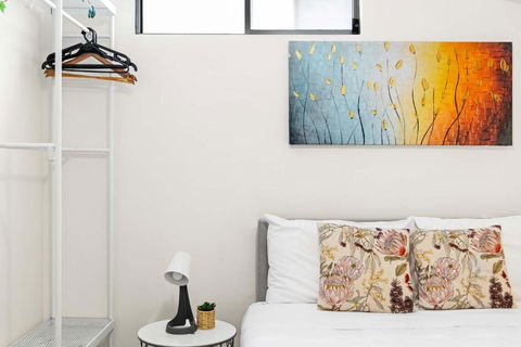 Relaxed Private Double Room In Carramar - Close To Station - Shared Bathroom - Sydney 4u 2