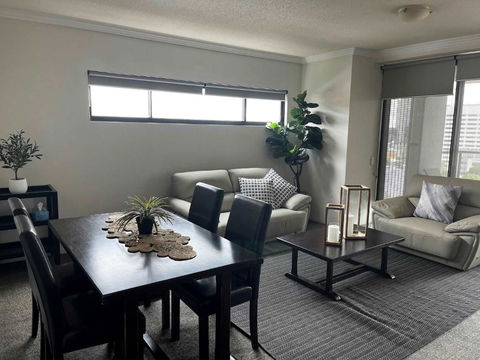 Republic Apartment - Sydney 4u 2