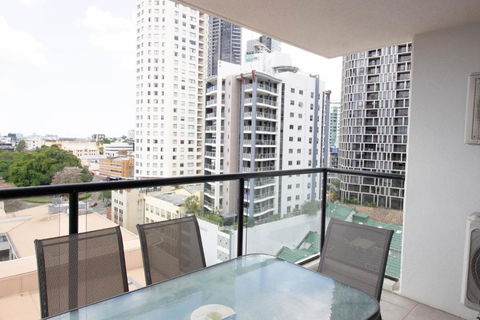Republic Apartment - Sydney 4u 3