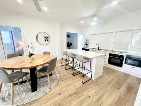 Renovated Queenslander - Upstairs 2km To Stadium - Sydney Resort 0