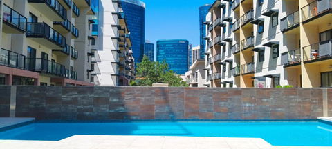 Resort-style Living In Perth CBD - 2X2 Apt - Sydney 4u 0