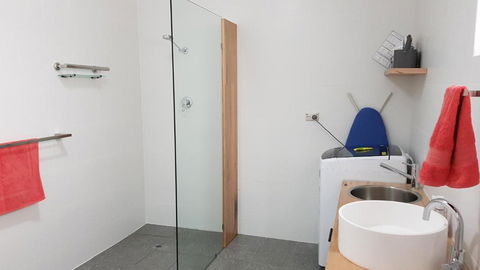 Red Ochre - Large Apartment With Private Courtyard - Sydney Resort 3