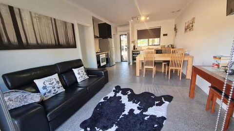 Red Ochre - Large Apartment With Private Courtyard - Sydney Resort 0