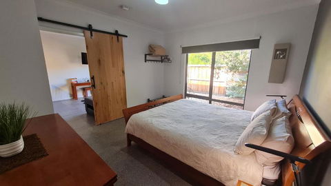 Red Ochre - Large Apartment With Private Courtyard - Sydney Resort 2