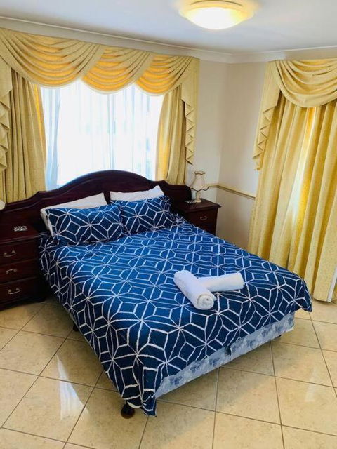 Redcliffe Villa - Sydney 4u 1