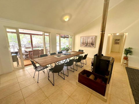 Redtail House - Carlotta - Sydney 4u 1