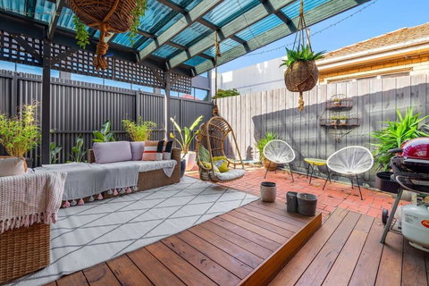 Refined 2-Bed House With A Charming Courtyard - Accommodation Sydney 1
