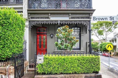 Refined Paddington Corner Terrace With Parking - Sydney 4u 0