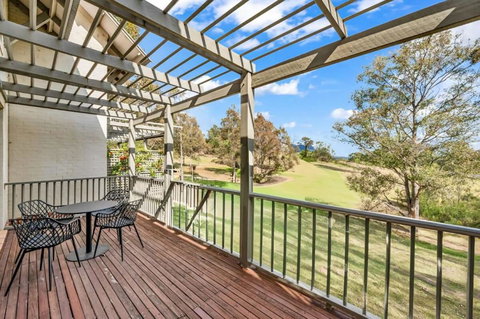 Refreshing Valley Escape - Sydney Resort 0