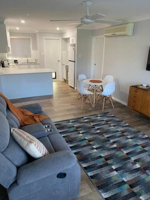 Relax On Ross - Accommodation Sydney 3