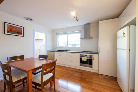 Rent Melbourne - Sydney 4u 0
