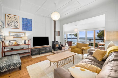 Retro Beach Vibes - Accommodation Sydney 1