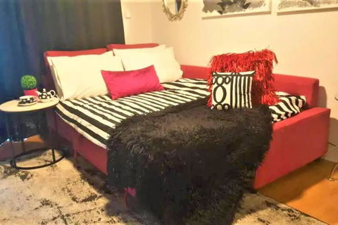 Retro Chic Vibes, Tropical Pool & Prime Location - Sydney 4u 1