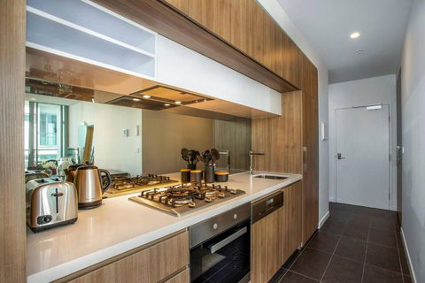 Retro Modern With Pool Near Westfield Doncaster - Sydney 4u 1