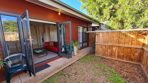 Rise N Shine - Affordable 50sqm Garden Apartment - Accommodation Sydney 0