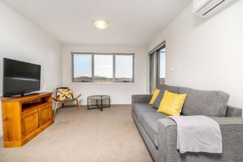 Relaxing 2BR Apt In North Point Complex - Accommodation Sydney 0