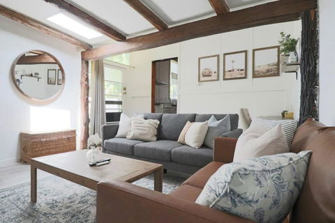 Rustic Chic 200 Metres From CBD - Sydney 4u 0