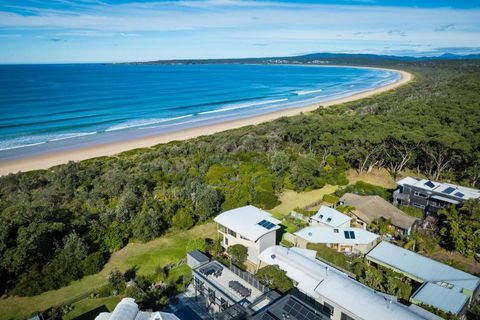 Rolling Waves 3 - Beach Access & Pet Friendly! - Sydney 4u 0