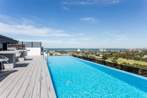 Rooftop Infinity Pool - St Kilda Luxury - Sydney 4u 0