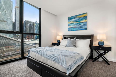 Rooftop Pool 2BR Apartment At Marvel Stadium With Free Parking - Accommodation Sydney 3