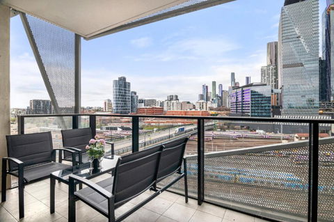 Rooftop Pool 2BR Apartment At Marvel Stadium With Free Parking - Accommodation Sydney 2