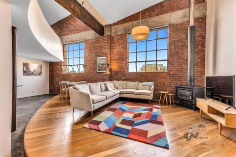 Rooftop Warehouse In Fitzroy - Sydney 4u 0