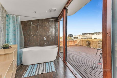 Rooftop Warehouse In Fitzroy - Sydney 4u 1