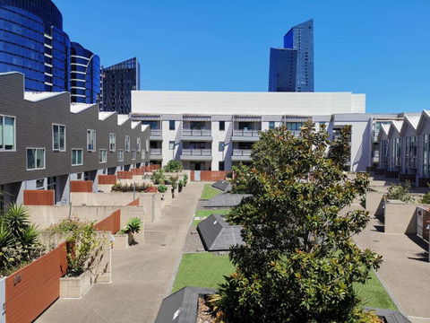 Room With King-size Bed Close To Melbourne CBD & Southern Cross Station - Sydney 4u 3