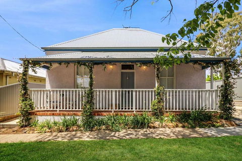 RoseBerne Cottage - Sydney 4u 0