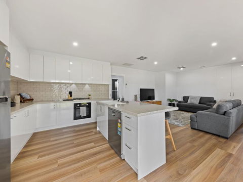 Rosella Retreat - Sydney 4u 1