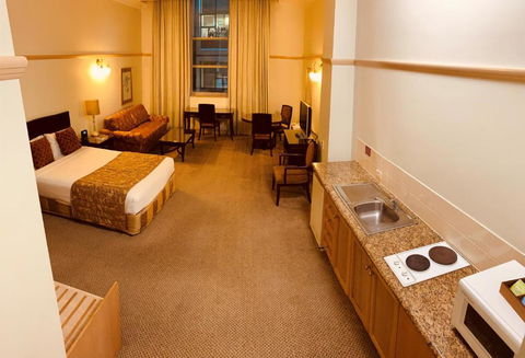 Royal Albert Hotel - Sydney 4u 1