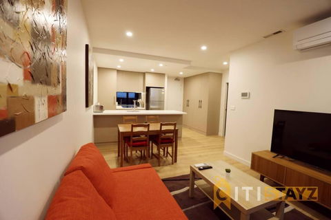 Ruby Red, 1Bd 1Bth Apt - Woden CBD - Sydney 4u 0