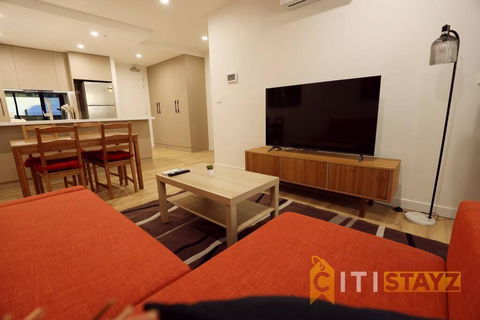 Ruby Red, 1Bd 1Bth Apt - Woden CBD - Sydney 4u 3