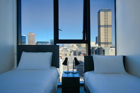 Rundle Retreat - 2BR Apartment With Stunning Views - Sydney 4u 2
