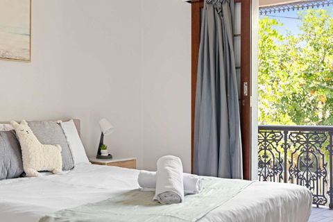 Rustic Queen Room In Glebe - Next To USYD - Shared Bathroom - Sydney 4u 1