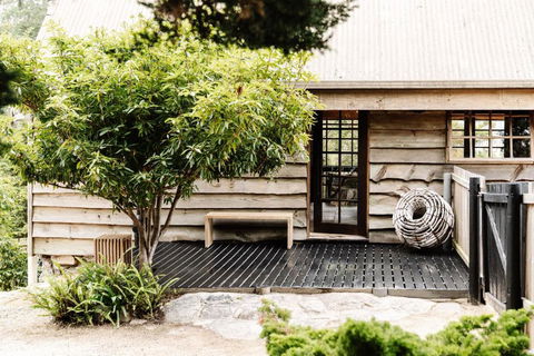 SABI Award Winning Designer Cabin - Sydney 4u 3