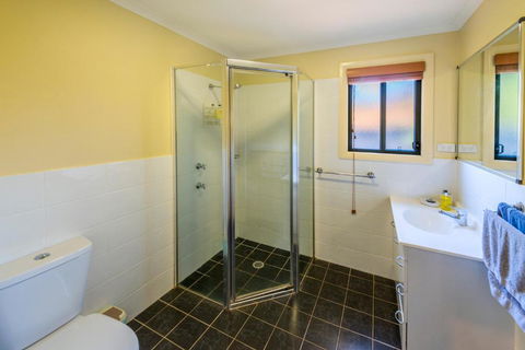 Safety Beach Ocean Bungalows - Sydney 4u 3