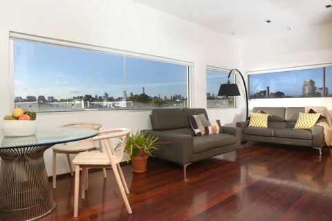 Saint George - The Townhouse - Sydney 4u 2