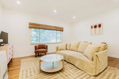 Salmon Calm - Trendy Velvet Allure By Albert Park - Sydney 4u 2